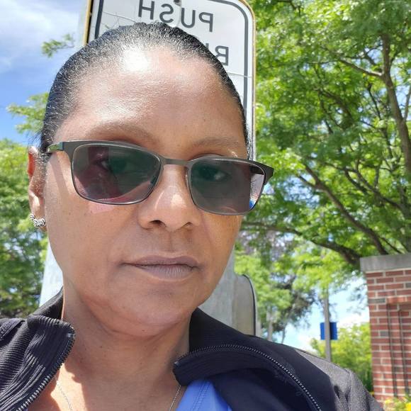 Meet your Posher, Tracey - Picture 1 of 1